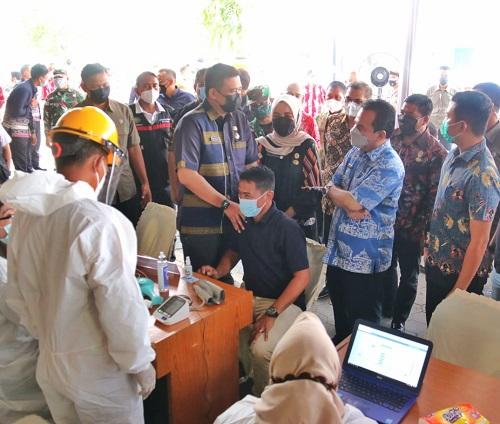 Wali Kota Medan Tinjau Vaksinasi Covid-19 Di Pasar Petisah